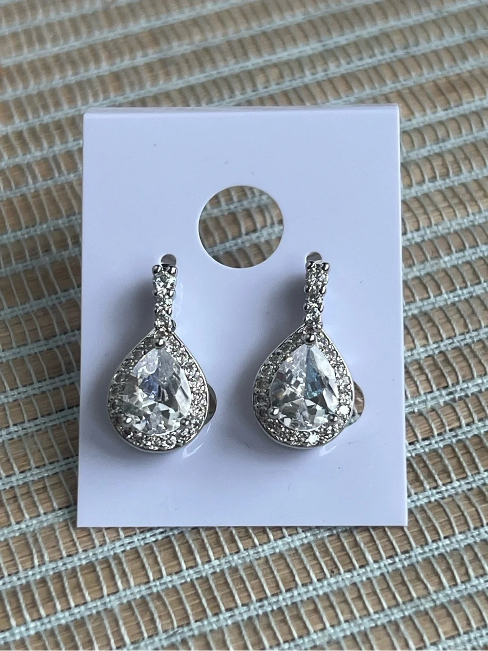⭐️- all white gold Teardrop Crystal Drop stud Earrings with pavé accents